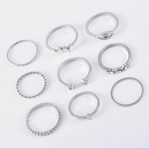 3/$30 🤍 Dainty Ring Set - Picture 3 of 5